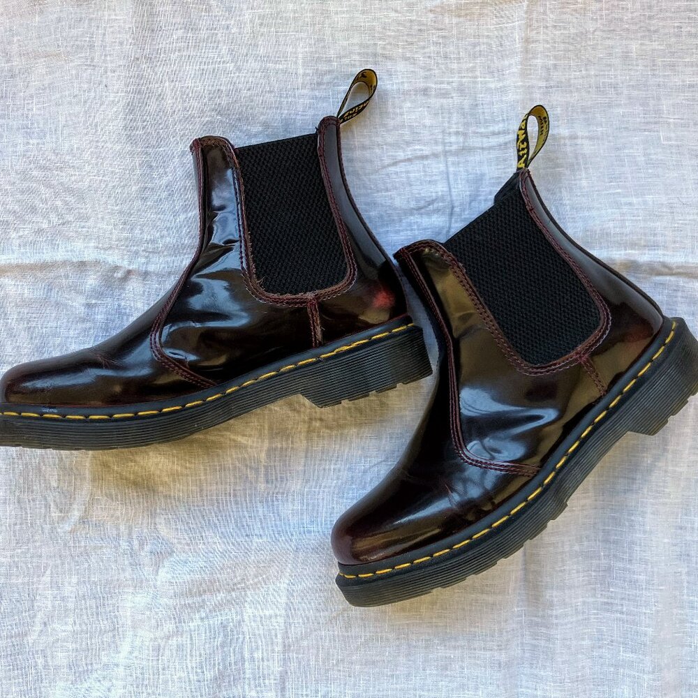 Dr Martens 2976 Women's Arcadia Leather Chelsea Boots US Womens 7 Cherry Red